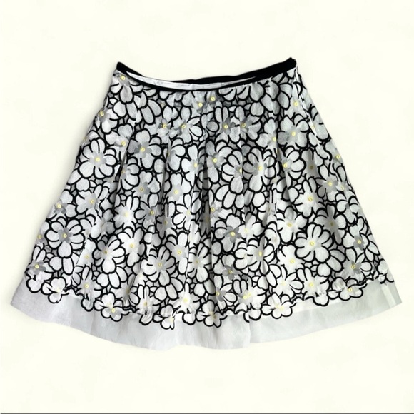 Talbots Skirt Sz 4P Petite Daisy Embellished Pleated Flared Lined 3D Floral EUC - Picture 1 of 14